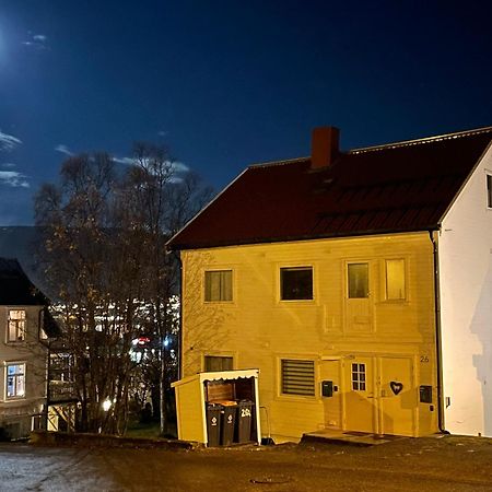Centrally Located Apartment With 2 Bedrooms And Free Parking Tromsø Eksteriør billede